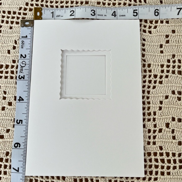 K&Company  DIY card kit. 18 tri-fold cards with scalloped opening & envelopes - Picture 4 of 5